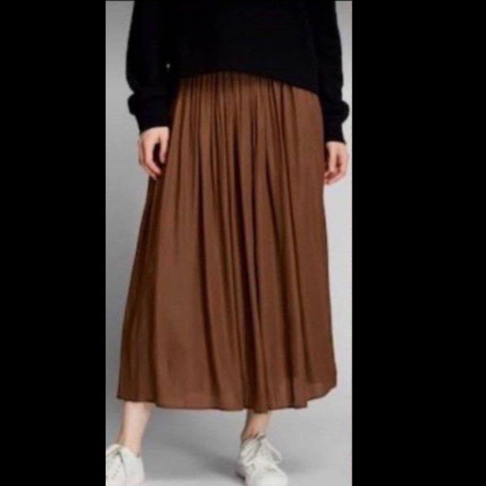 Uniqlo Drape Gather Pleated Skirt in Brown